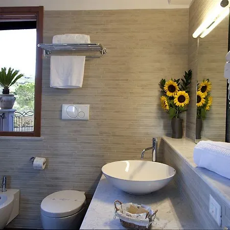 Queen Hotel 3*