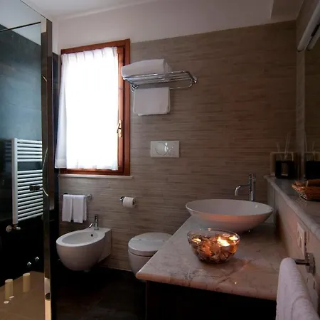 Hotel Queen 3*