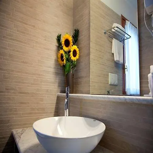 Queen 3* San Giovanni Teatino